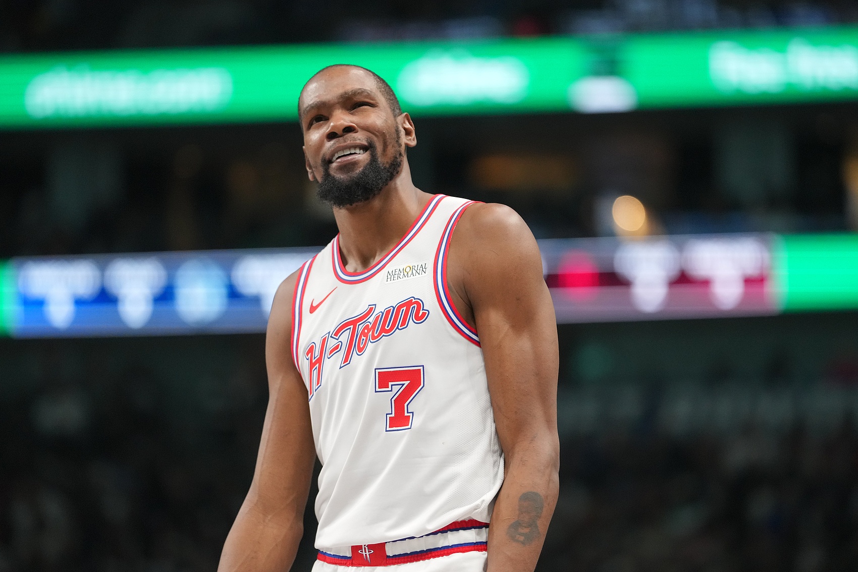 体育赛事-传染了还！杜兰特罚球罕见两罚全丢 火箭今天第三人