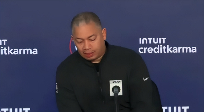 泰伦卢疯了?哈登离队后让伦纳德变成持球大核,伤病隐患瑟瑟发抖|詹姆斯·哈登|快船|克利夫兰骑士队|洛杉矶快船队|泰伦-卢_新浪新闻