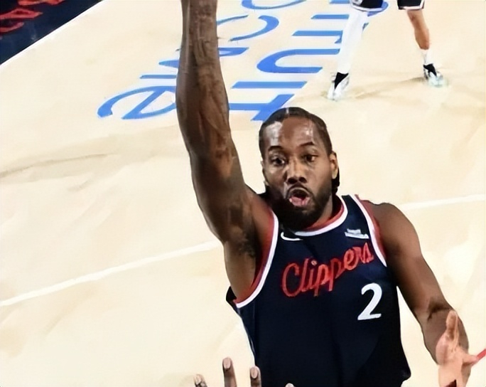 泰伦卢疯了?哈登离队后让伦纳德变成持球大核,伤病隐患瑟瑟发抖|詹姆斯·哈登|快船|克利夫兰骑士队|洛杉矶快船队|泰伦-卢_新浪新闻