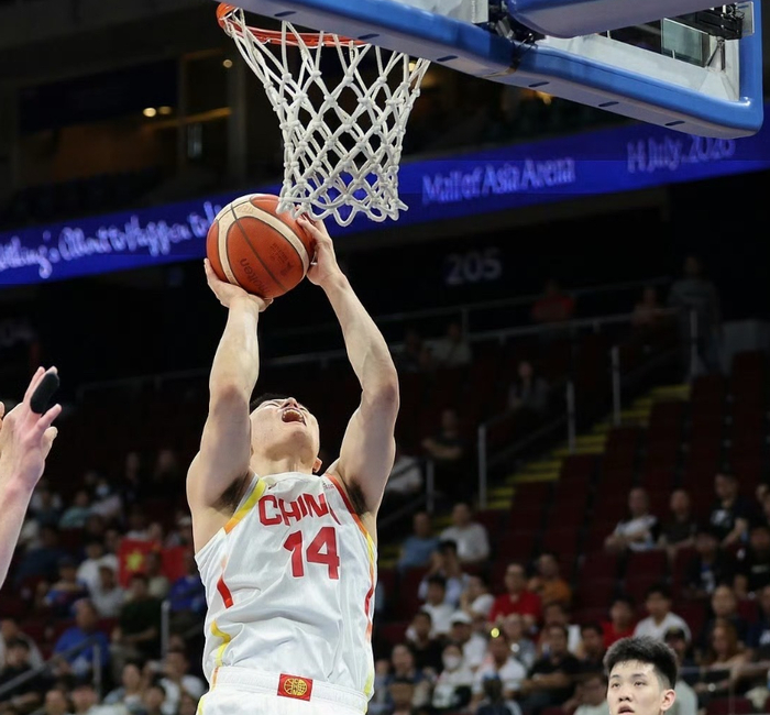 开云官方-给机会就敢打！砍9分11板+在场狂赢21分，你成功保住了国家队位置|李弘权|中国男篮|郭士强|世预赛|赵继伟_新浪体育_新浪新闻