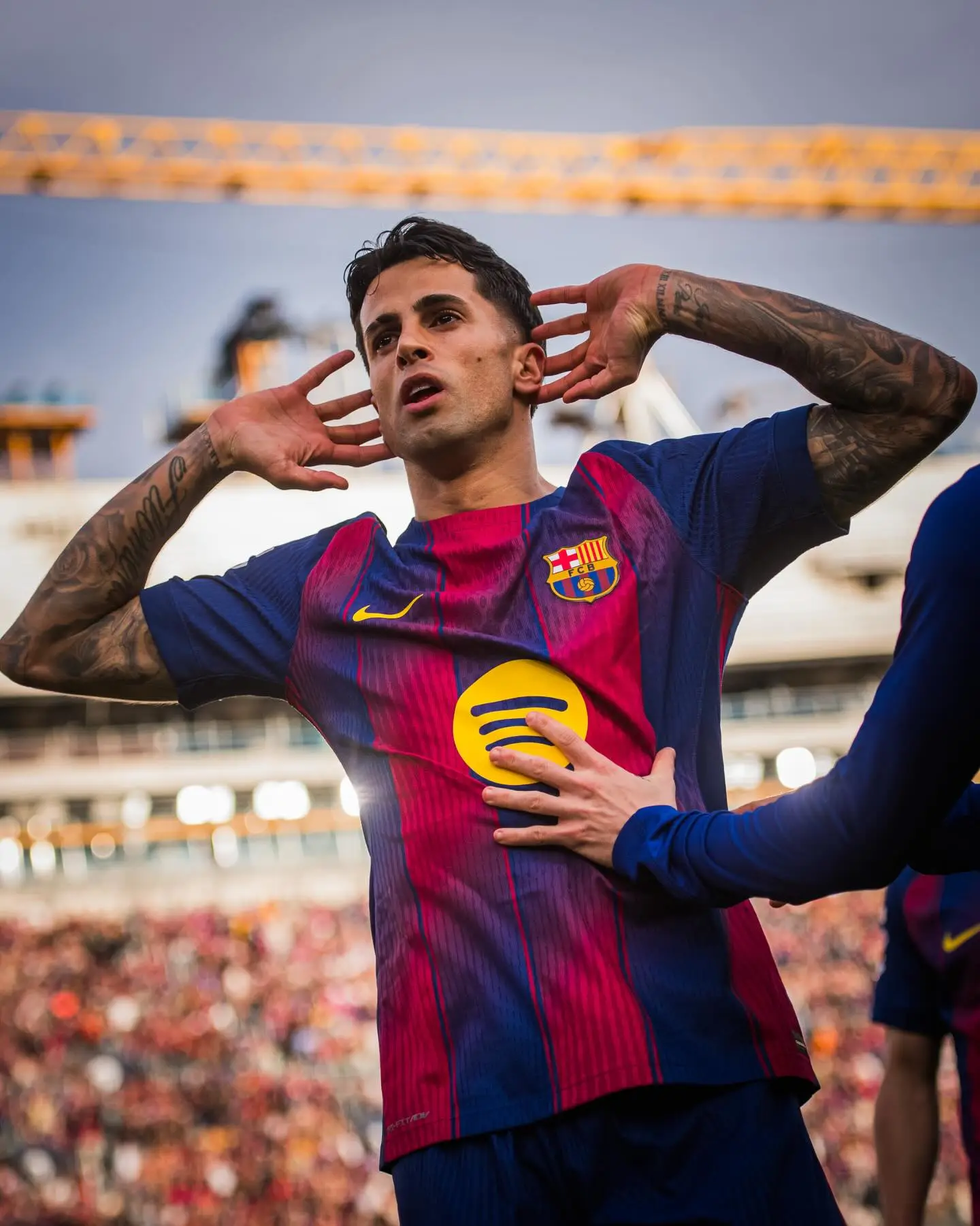 官方网站-造点＋破门，坎塞洛赛后更新社媒，发布图集庆祝胜利